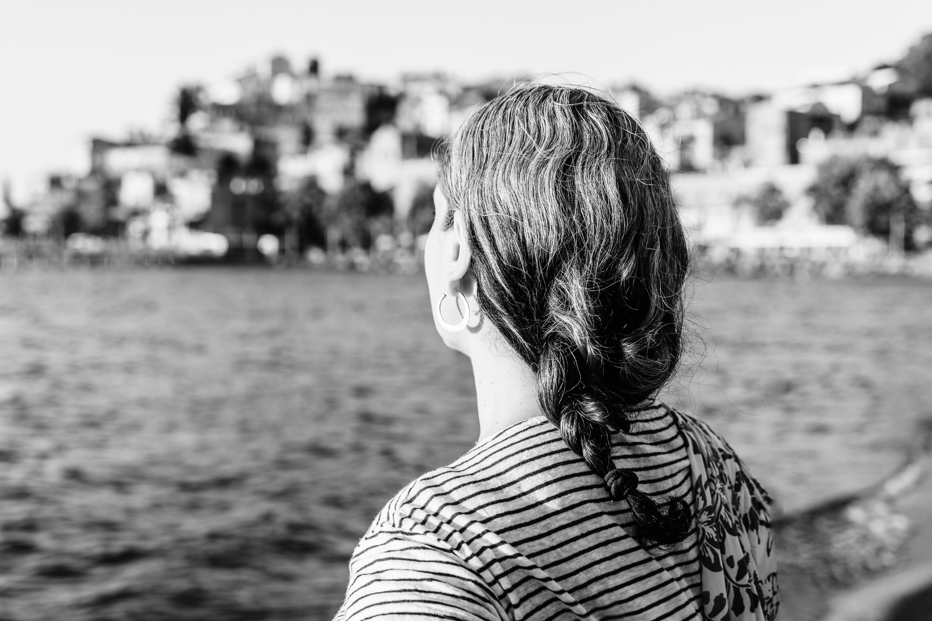 Kann man das Ergrauen der Haare mit Moringa-Öl verlangsamen?