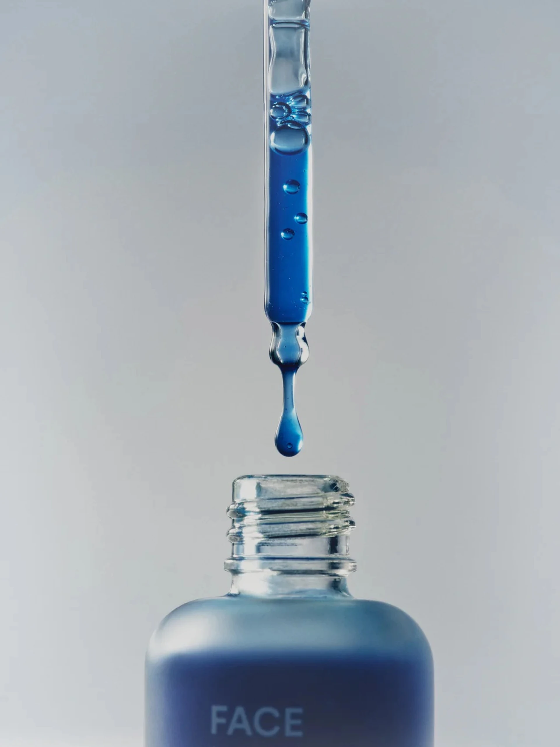 Kupfer gegen Haarausfall: wie die Regeneration der Haarfollikel abläuft