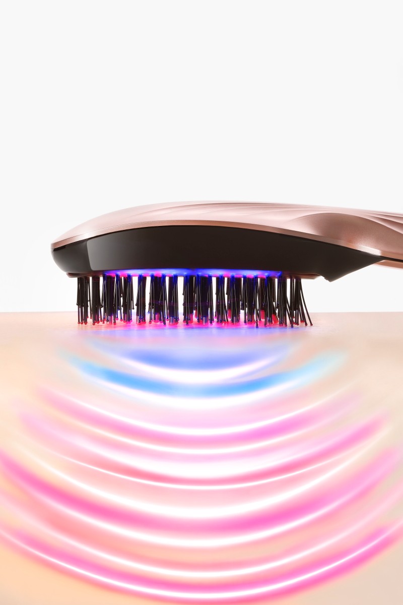 CLiONE Spa: Die LED Haarbürste, die Haar- und Kopfhautpflege auf ein neues Niveau bringt