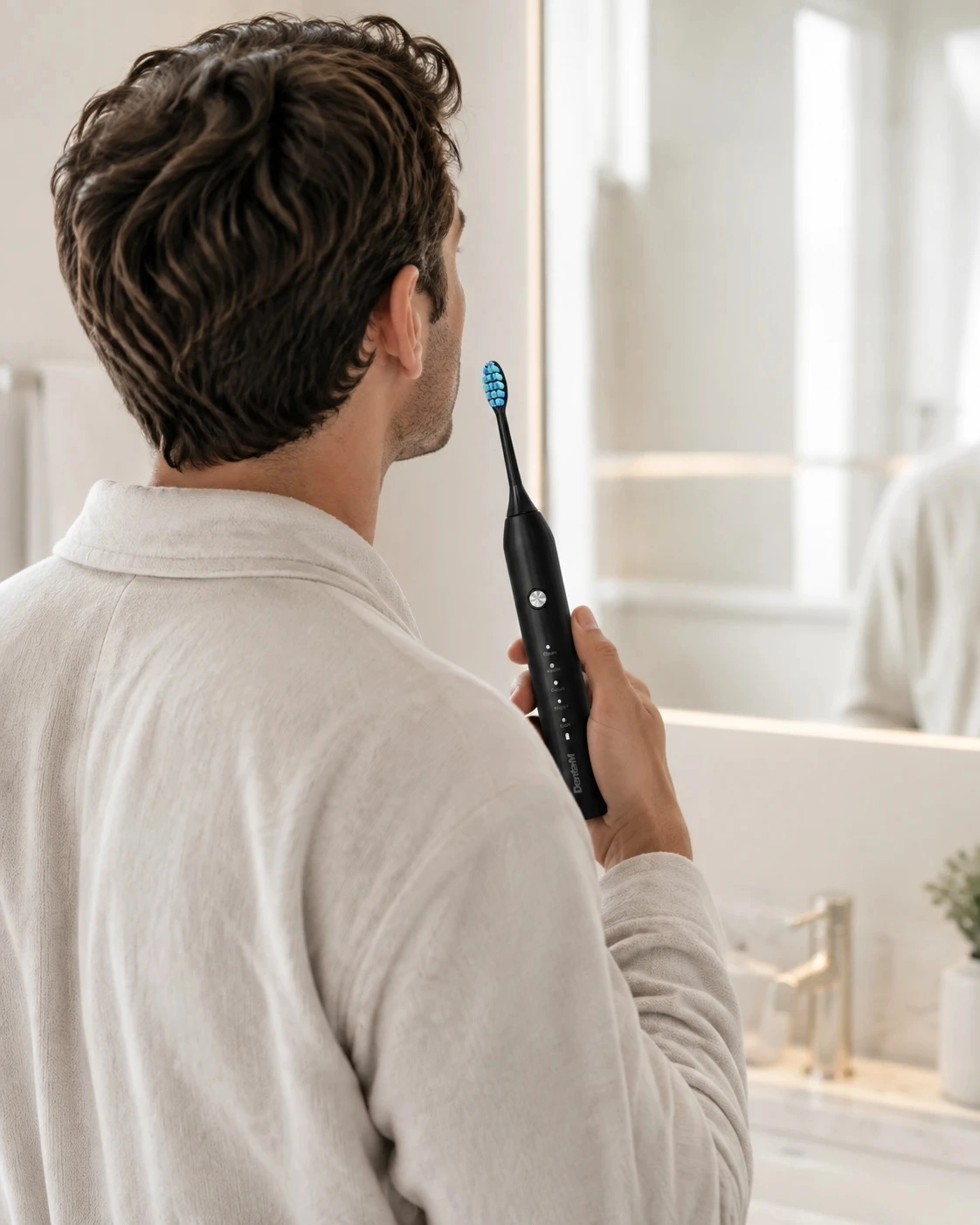 Denta-M Schallzahnbürste für zuhause und unterwegs: Zahnpflege ohne komplizierte Routine
